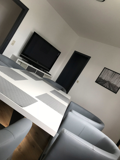 Others 3, Best APARTMENTS, Lippe