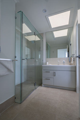 Bathroom 5, Pandanus Palms Holiday Resort, Redland Bal