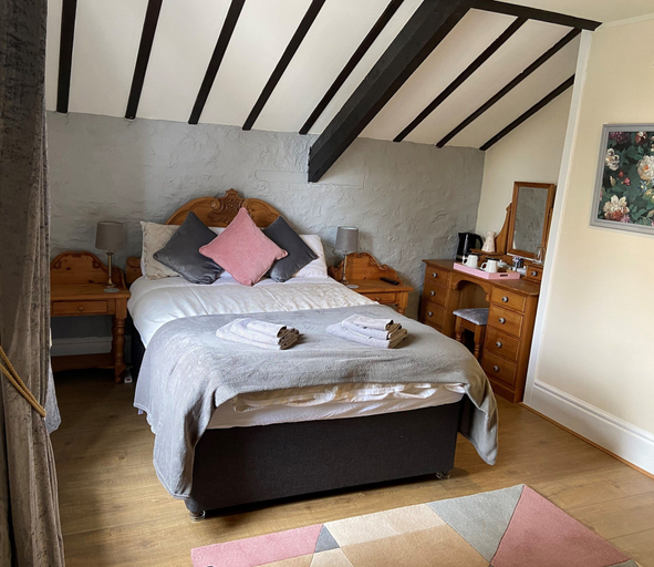 Bedroom 2, Woodleigh Coach House, Devon