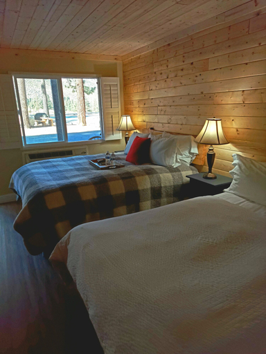 Bedroom 2, The Woodfords Inn, Alpine