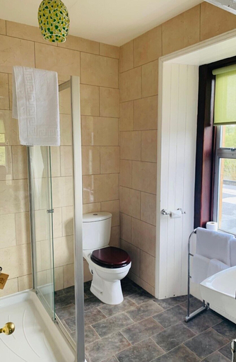 Bathroom, Invershin Hotel Bunkhouse & Bar, Highland