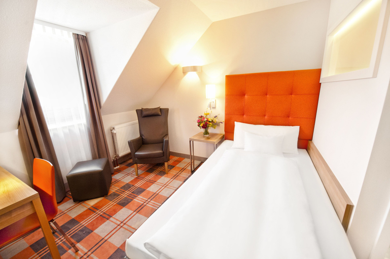 Bedroom 2, Hotel Gasthof Raab, Schwabach