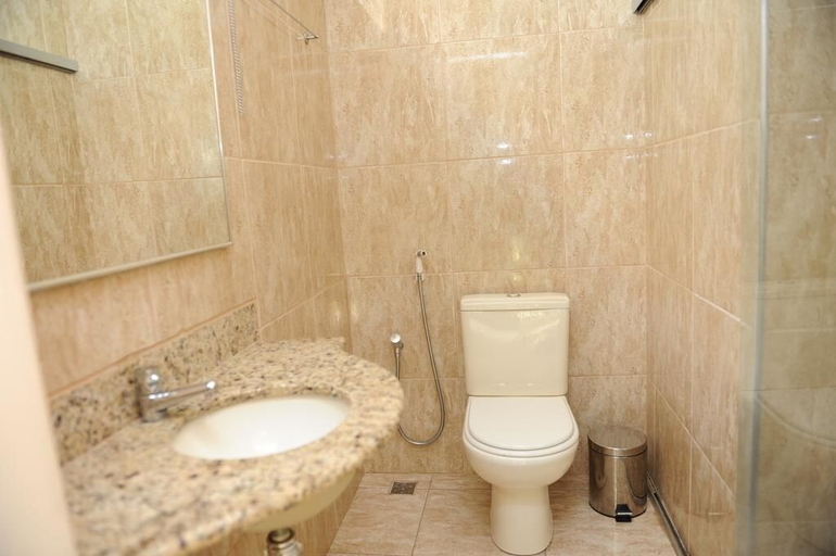 Bathroom 2, Hotel Regina, Muriaé