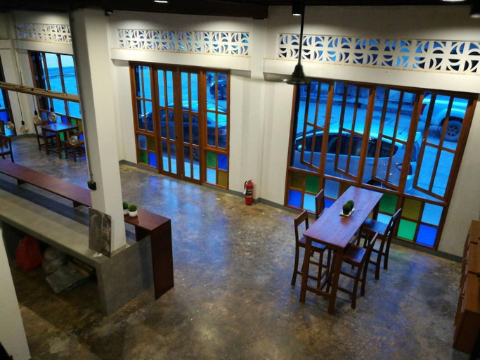 Food & Drinks 5, Comeneetee Uthai, Muang Uthai Thani