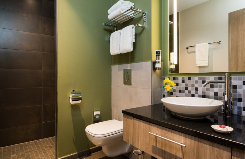Bathroom 5, Leonardo Hotel Offenbach Frankfurt, Offenbach am Main