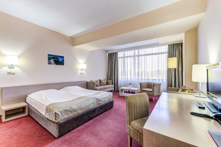 Bedroom 2, Aquarium Hotel, North-Western