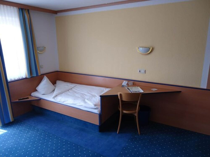 Bedroom 3, Sleep & Go Hotel Magdeburg, Magdeburg