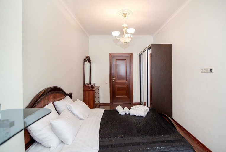 Bedroom 3, ApartExpo on Pobedy Square 1B, Western