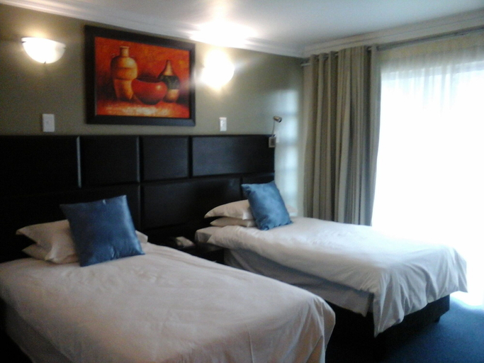 Bedroom 3, Mohale Lodge