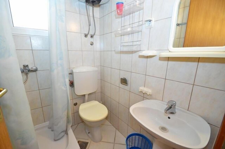 Bathroom 3, Ksenija Apartments