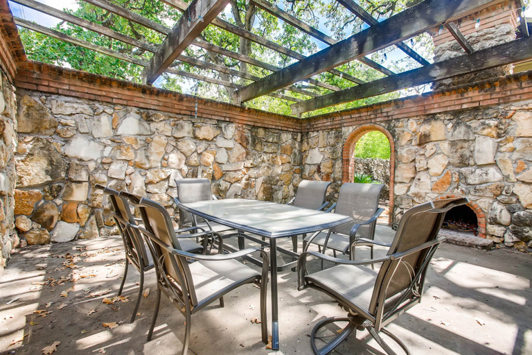 Food & Drinks, Luxury 4 Bedroom Home in Central Austin, Travis