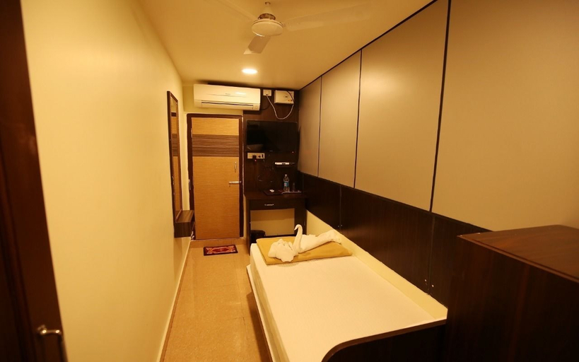 Bathroom 4, Hotel Marina Manor, South Andaman