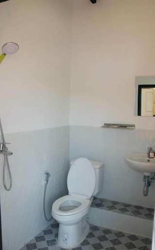 Bathroom 4, Sky Motel Kalaw, Taunggye