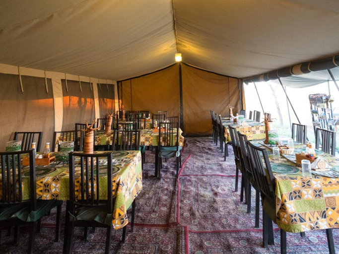 Food & Drinks 4, Serengeti Wildebeest Camp, Serengeti