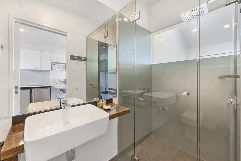 Bathroom 5, Seafarers Getaway, Colac-Otway - South