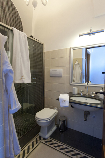 Bathroom 5, Resort Acropoli, Trapani