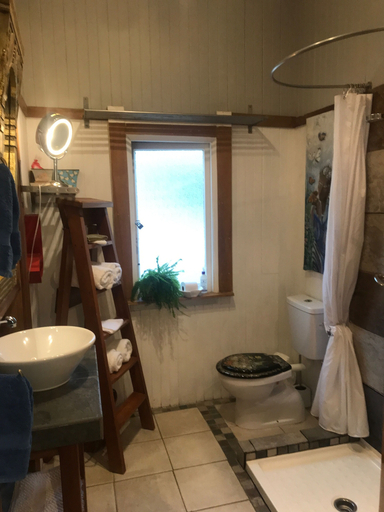 Bathroom 4, Bluff Hill Lighthouse B&B, Napier
