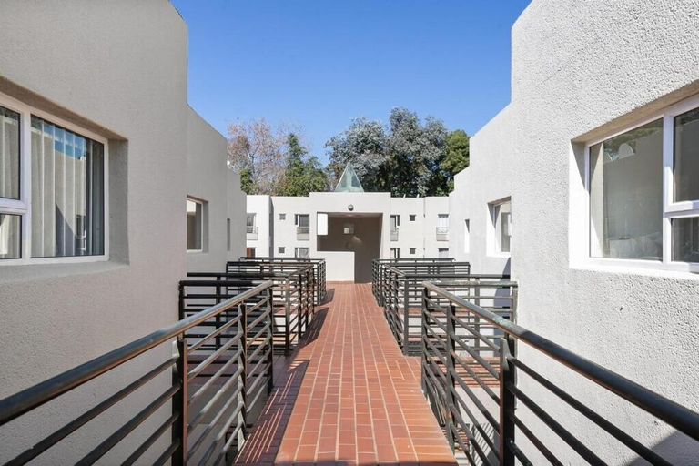 Others 5, Rose Of Sandton, City of Johannesburg