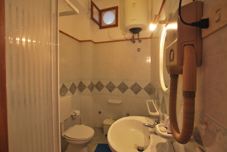 Bathroom, Canneto Beach, Messina