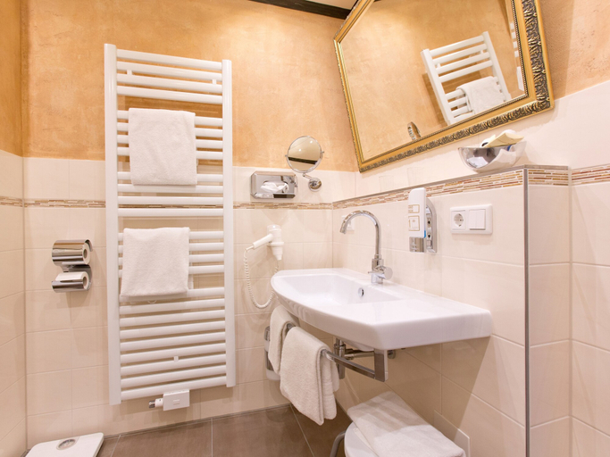 Bathroom 4, Hotel Reiterhof Bellevue Spa & Resort, Kulmbach