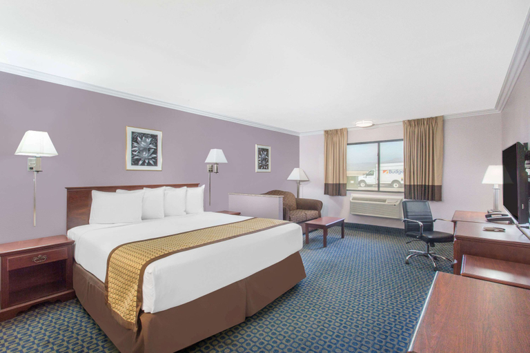 Bedroom 3, Days Inn by Wyndham Indio, Riverside
