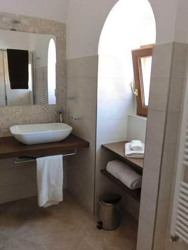 Bathroom 5, B&By in Viaggio, Bari