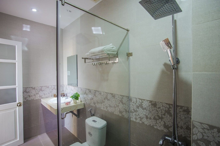 Bathroom 4, Miss Ten Homestay, Da Nang