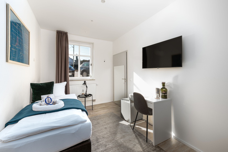 Bedroom 3, Hotel Das Q, Tuttlingen