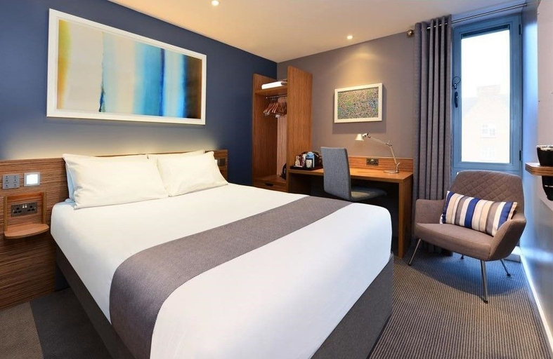 Bedroom 2, Travelodge London Central Waterloo, London