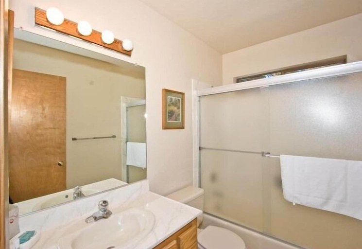 Bathroom 3, 2485 Tepee Ct., El Dorado