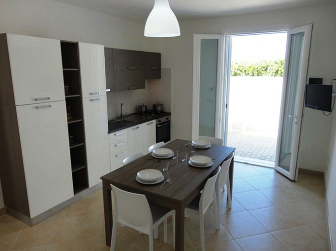 In-room dining 4, VersoSud - Appartamento Posto Rosso 05, Lecce