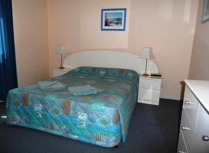 Bedroom 2, Sylvan Beach Resort, Bribie Island