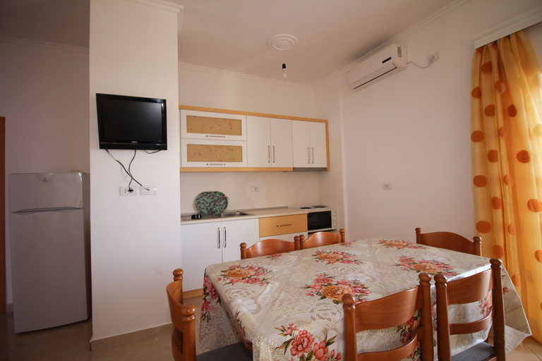 Others 5, Apartments Dine, Sarandës