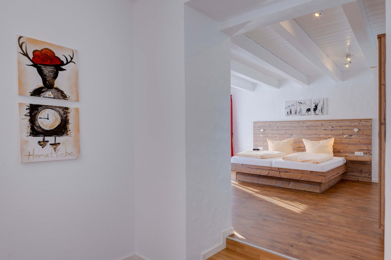Bedroom 3, Landgasthof zum Dorfkrug, Waldshut