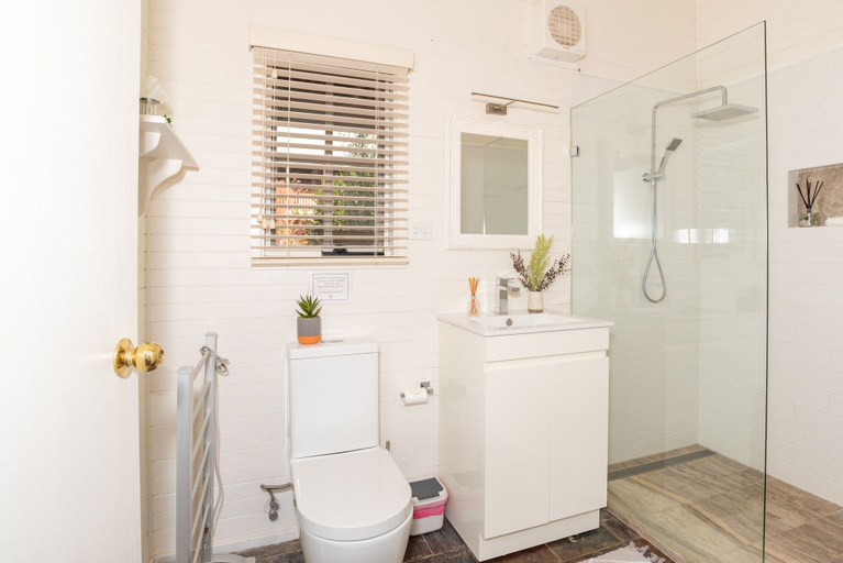 Bathroom 3, ARCADIA - The Barn Cottage & Rosehill Cottage, Shoalhaven - Pt A