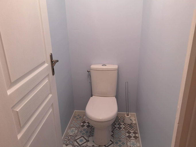 Bathroom 5, Du côté de chez Swann, Calvados