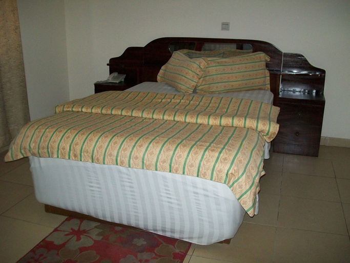 Bedroom 3, Ampomaah Hotel, Accra