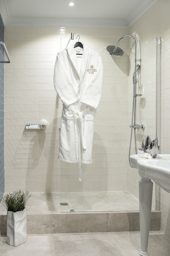 Bathroom 4, Grafskiy Park, Aksayskiy rayon