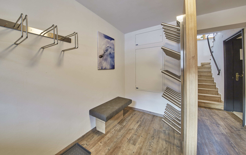 Others 4, D-Town Lodge, Zell am See