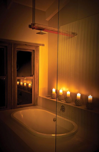 Bathroom 4, Vrisch Gewagt, Central Karoo