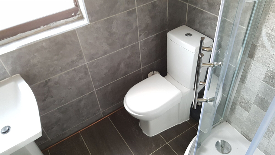 Bathroom 3, Modern Central House, Sefton