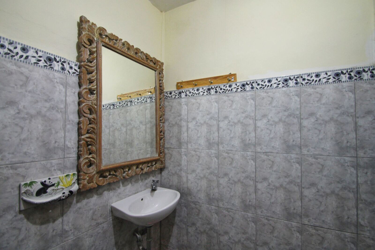 Bathroom 4, Happy Inn, Gianyar