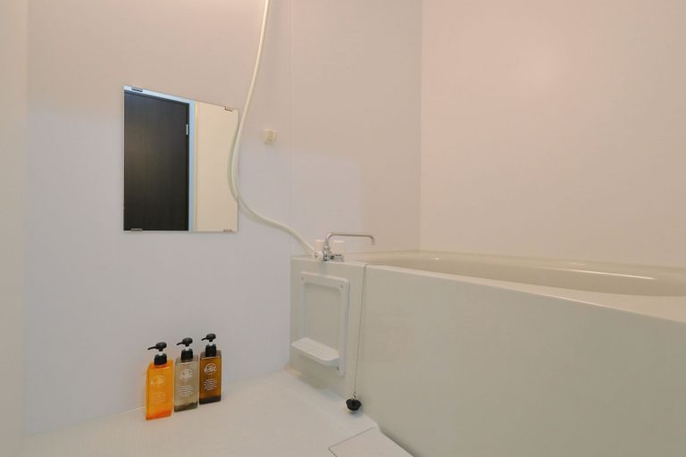 Bathroom 2, Anest Nipponbashi-Higashi, Osaka