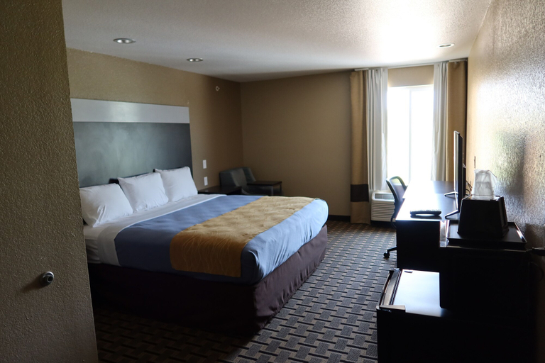 Bedroom 3, West Worth Inn and Suites, Tarrant