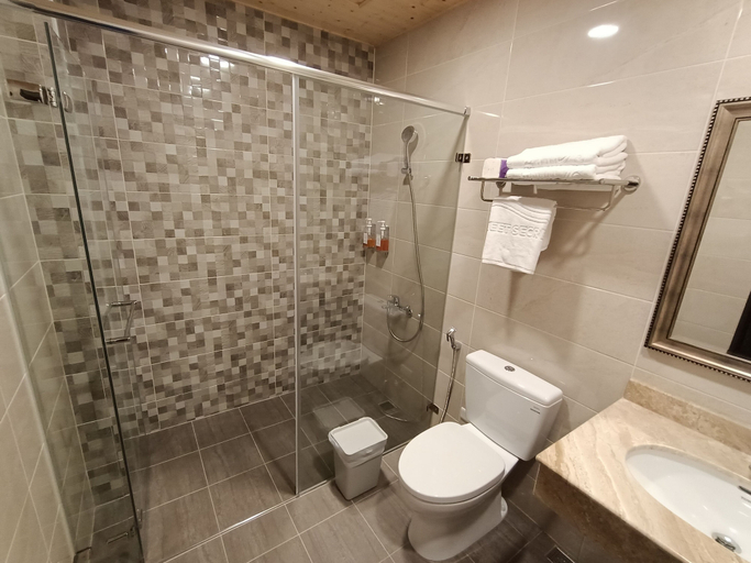 Bathroom 5, Meet Secret, Pingtung