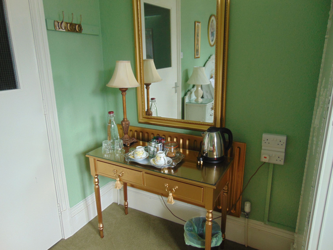 Others 5, Holywell Guest House, Leicestershire