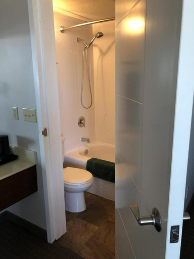 Bathroom 5, Arbour Ridge Inn & Suites, Division No. 13
