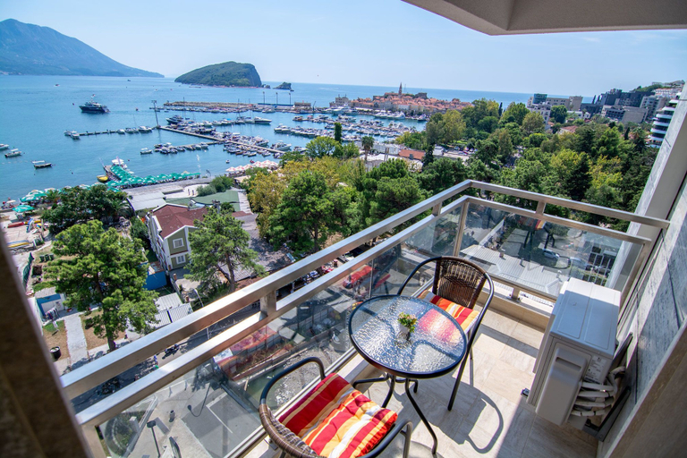 Others 5, Stay In Budva 1