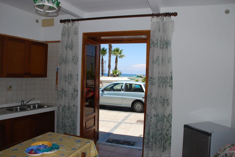 Others 5, Canneto Beach, Messina