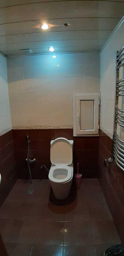 Bathroom 3, Bakuvi Tourist Apartment B022, Baku